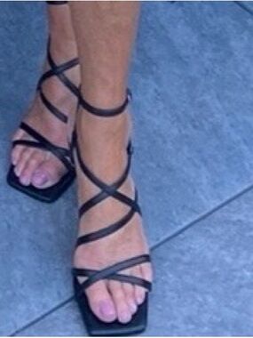 Marc Fisher Black Square-Toe Flared Block Heel Strappy Sandals
